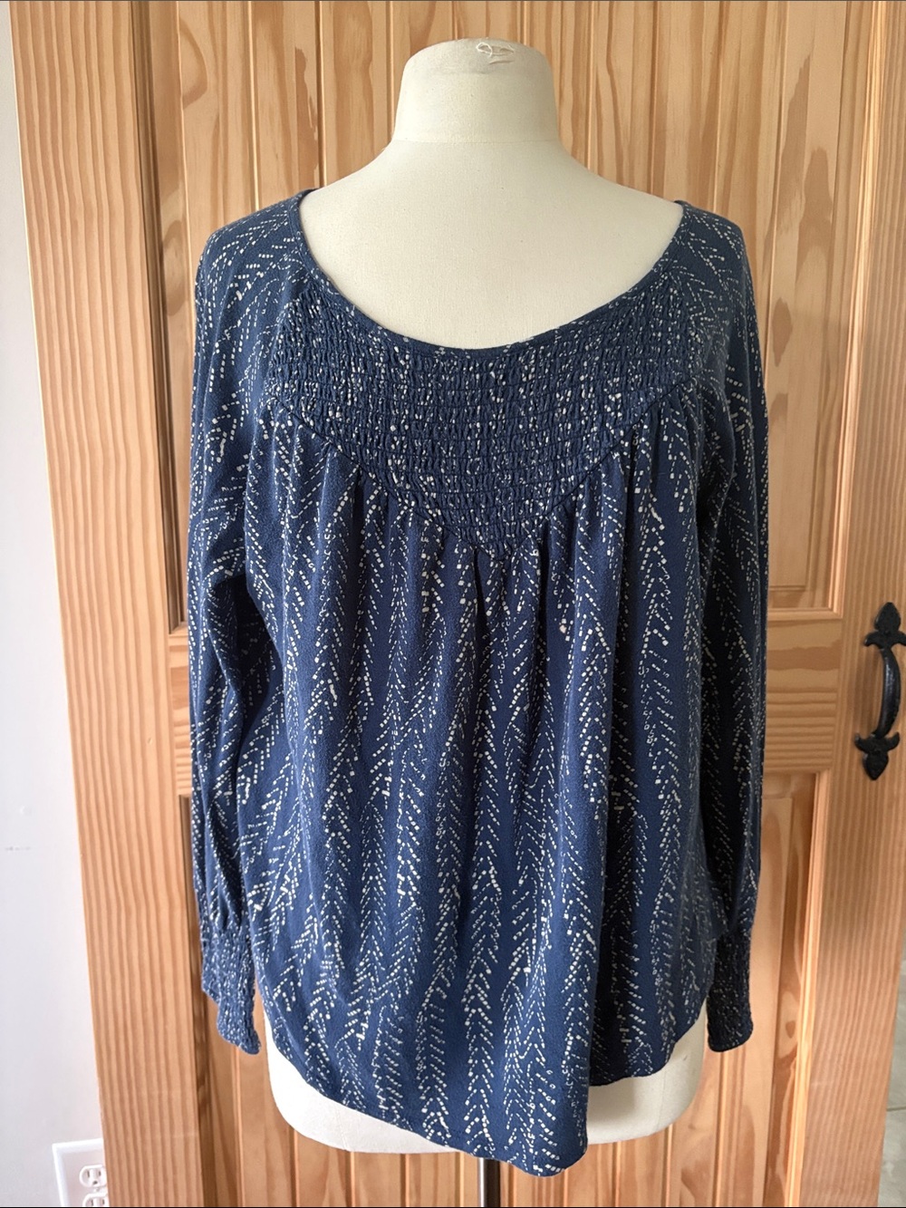 Lucky Brand Navy Long-Sleeve Smocked Yoke Top with White Dash Pattern Large